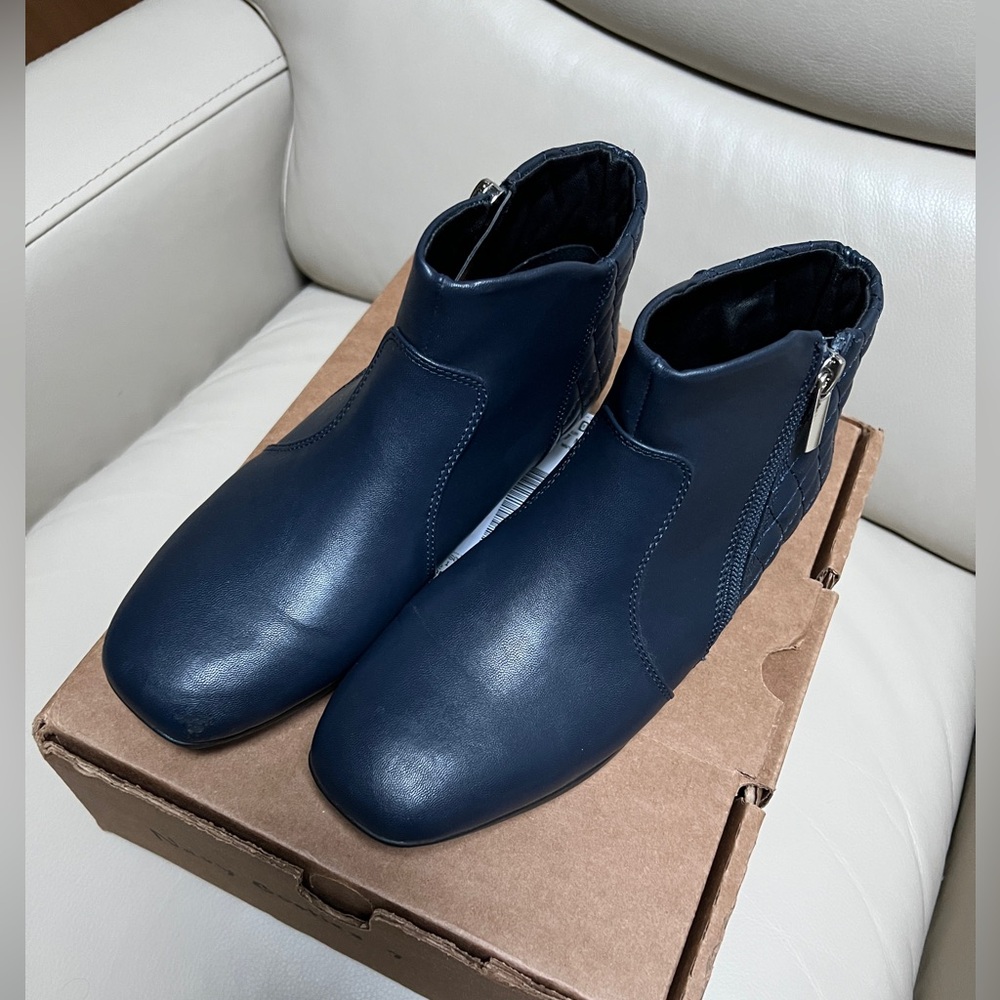 Comfortview Vegan ‘The Ceil Bootie’  Navy  7